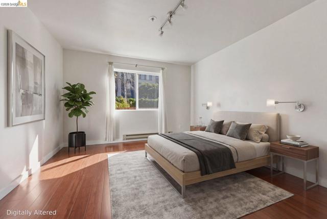 6400 Christie Ave, Emeryville CA: https://media.crmls.org/mediaz/c26960af-caba-4636-aee4-d9d8b36a04be.jpg