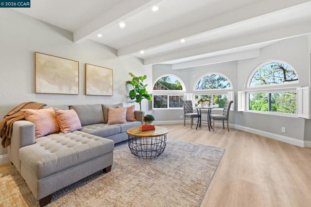 Image 31 of 50 For 725 Castle Rock Rd