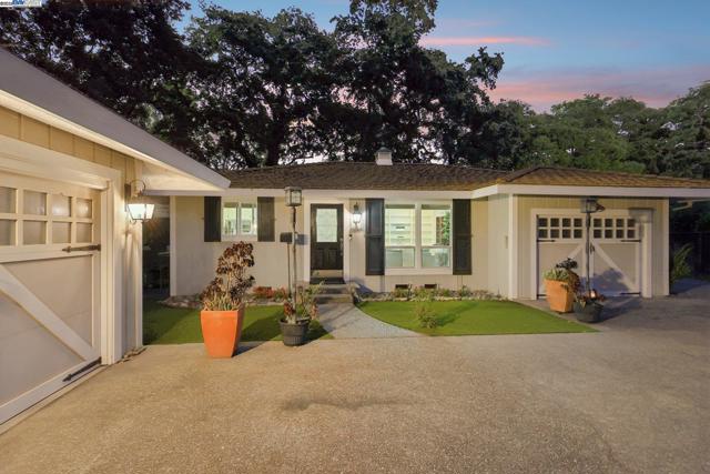 688 Danville Blvd, Danville CA: https://media.crmls.org/mediaz/c26a6e59-6458-4a88-bca2-4c237503e377.jpg
