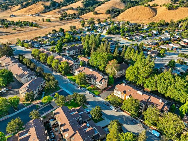 16902 Sorrel Way, Morgan Hill CA: https://media.crmls.org/mediaz/c26b4289-431c-4752-9135-f56ecb503e64.jpg