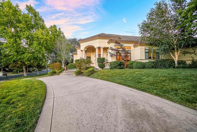964 Piemonte Dr, Pleasanton CA: https://media.crmls.org/mediaz/c26d46ec-ca0e-44d3-a494-b071cef0b74e.jpg