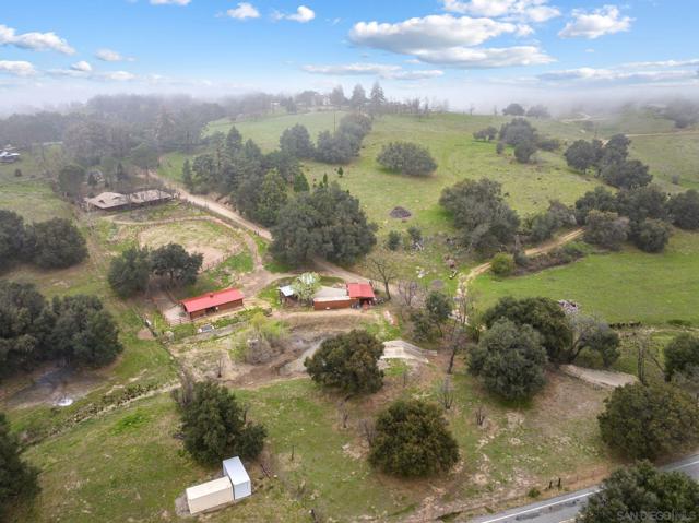 25394 Mesa Grande Rd, Santa Ysabel CA: https://media.crmls.org/mediaz/c26dc00e-0dcb-4114-9155-ea9ebdd5d1ff.jpg