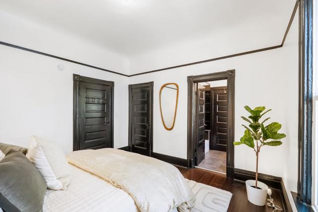 2900 Linden Street, Emeryville CA: https://media.crmls.org/mediaz/c26e038e-d871-4e31-997c-46c49fa7fdbd.jpg
