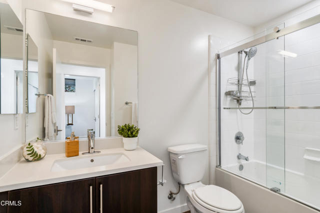 Detail Gallery Image 11 of 17 For 2504 N via Artis, Los Angeles,  CA 90039 - 3 Beds | 2/1 Baths