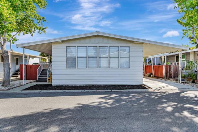 316 Los Encinos St, San Jose CA: https://media.crmls.org/mediaz/c26e2acb-280e-4105-8b60-501dfa195c8d.jpg