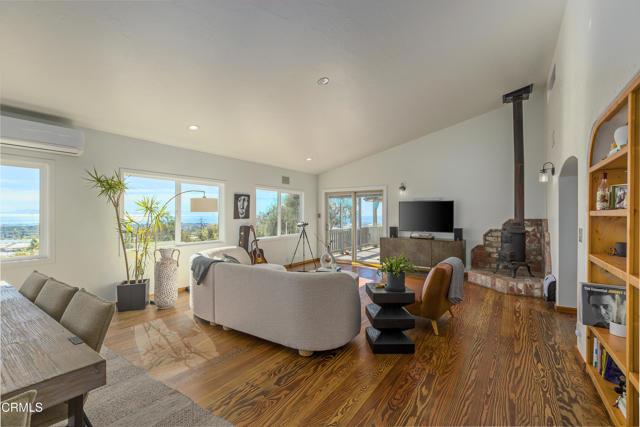 Detail Gallery Image 9 of 44 For 4488 Foothill Rd, Carpinteria,  CA 93013 - 4 Beds | 3 Baths