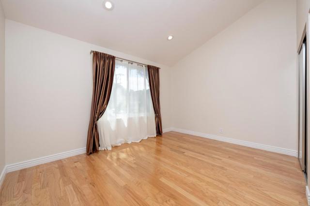 740 El Camino Real, Burlingame CA: https://media.crmls.org/mediaz/c26e5cf3-42b6-4a2f-a46e-62b9a0834b48.jpg