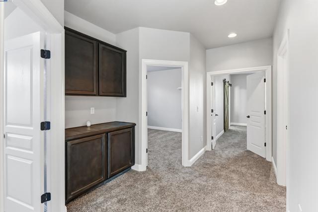 5512 Sagehen Ct, Loomis CA: https://media.crmls.org/mediaz/c26effc2-0646-4226-a0ce-1fd6501a72ae.jpg