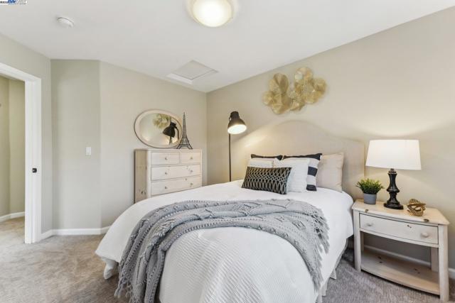 1159 Vintner Pl, Livermore CA: https://media.crmls.org/mediaz/c26f0abc-1740-47a3-af62-6e51c0ef23ad.jpg