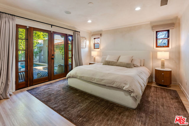 338 Westbourne Drive, West Hollywood CA: https://media.crmls.org/mediaz/c26f1678-e2c5-4994-b5ec-969ffef77d23.jpg