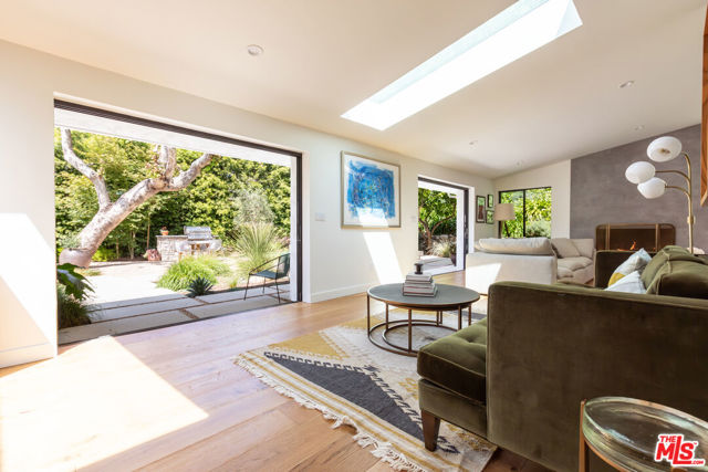 3328 Mandeville Canyon Road, Los Angeles, CA 90049