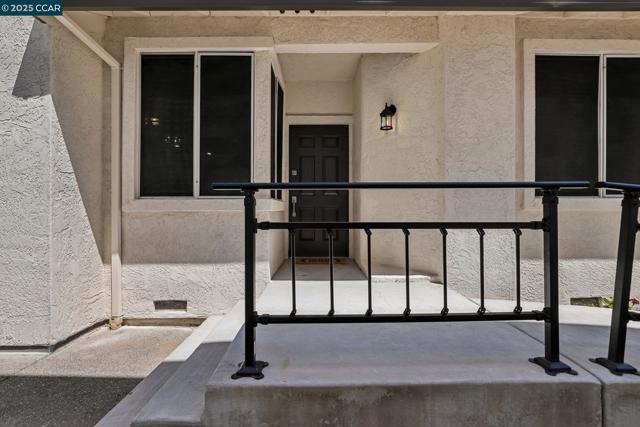 868 Clifton Way, Vacaville CA: https://media.crmls.org/mediaz/c26f7999-13f4-4e4e-bbe6-a800676673cc.jpg