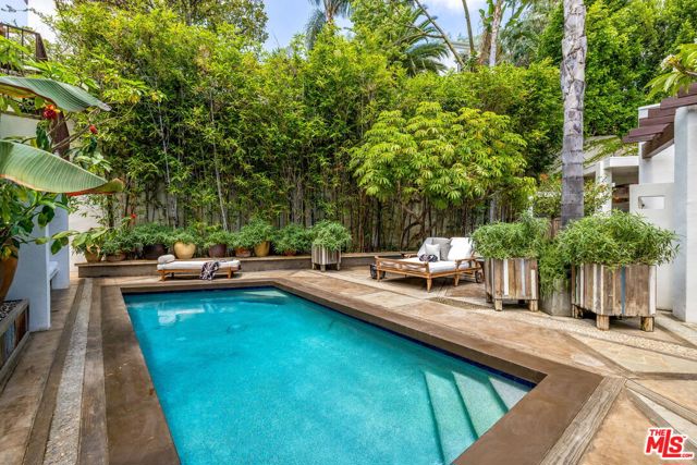 8249 Marmont Lane, Los Angeles CA: https://media.crmls.org/mediaz/c2707b80-2cf3-4976-aee6-cbd693a6ca1b.jpg
