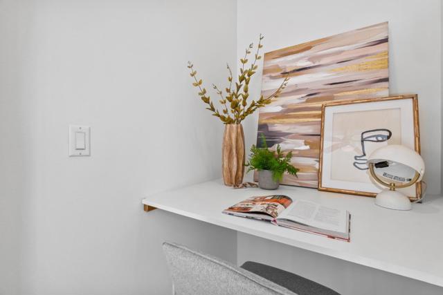 748 Cottage Court, Mountain View CA: https://media.crmls.org/mediaz/c270ed71-ee19-4fdb-a0e4-b868b1510549.jpg