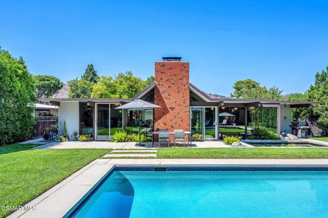 17148 Lisette Street, Granada Hills CA: https://media.crmls.org/mediaz/c2719e2f-c2af-432f-9296-e0f4382231c1.jpg
