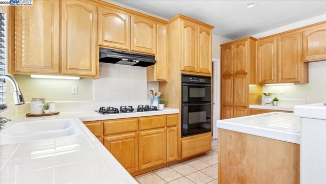 2133 Demetrius Way, Roseville CA: https://media.crmls.org/mediaz/c2723df3-17e9-4e2a-afea-5130f16e1506.jpg