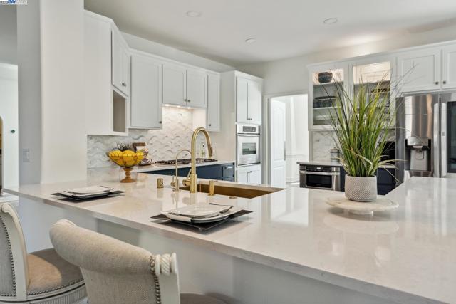 418 Golf Ct, Walnut Creek CA: https://media.crmls.org/mediaz/c273a543-2b59-43e6-8bd2-d2089c72937c.jpg