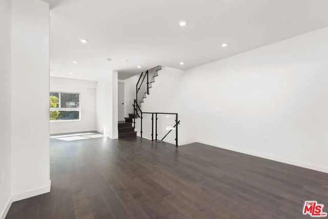 849 N Alta Vista Boulevard, Los Angeles CA: https://media.crmls.org/mediaz/c2745503-09d7-4c3d-a63a-17624ad85cc1.jpg