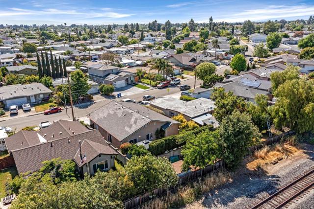 43270 Newport, Fremont CA: https://media.crmls.org/mediaz/c274e9a6-69c3-41ef-9876-b2abe5ff95be.jpg