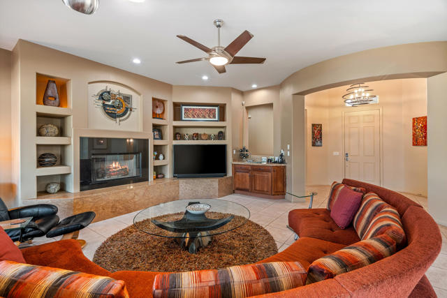 36296 Chagall Court, Cathedral City CA: https://media.crmls.org/mediaz/c27528ff-09f6-4cc4-bfed-3aac9428e6c4.jpg