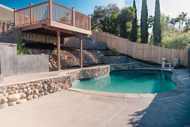 Detail Gallery Image 4 of 23 For 2560 Aaron Ct, San Diego,  CA 92105 - 3 Beds | 2/1 Baths