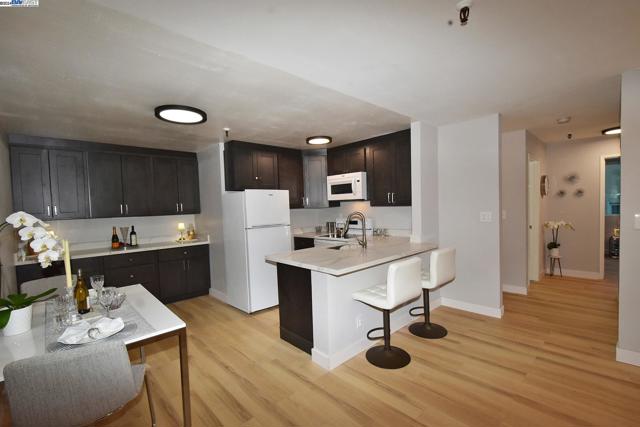 Image 3 of 38 For 303 Adams St  109