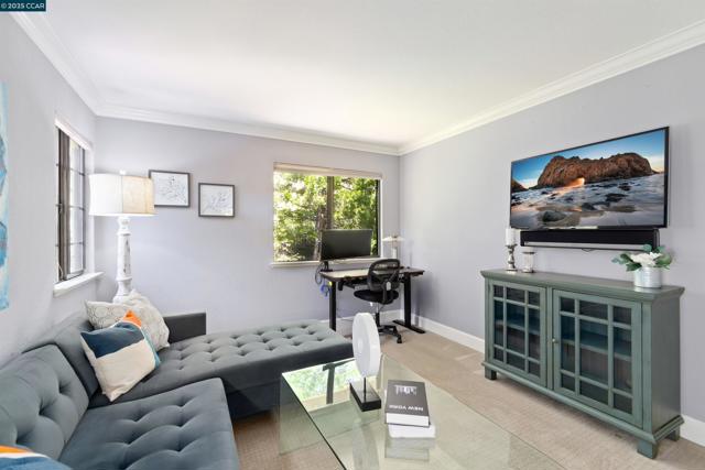 3100 Fox Creek Dr, Danville CA: https://media.crmls.org/mediaz/c2768955-f3e9-4b48-985b-26c3e694d7b9.jpg