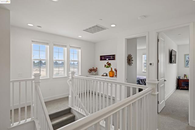 2810 Telegraph Blvd, Marina CA: https://media.crmls.org/mediaz/c276e722-ba9a-426e-8a68-f8aef76ac0a5.jpg