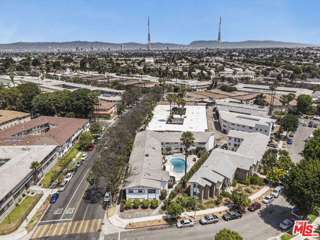 4505 Santa Rosalia Drive, Los Angeles CA: https://media.crmls.org/mediaz/c2775555-3985-4fca-8897-6af5c33ee0ea.jpg