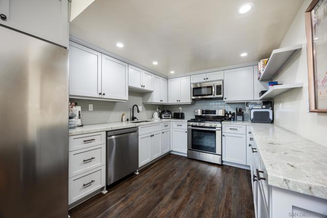 1449 Edgemont St, San Diego CA: https://media.crmls.org/mediaz/c277b797-b40b-4106-b515-c31841e4bdd2.jpg