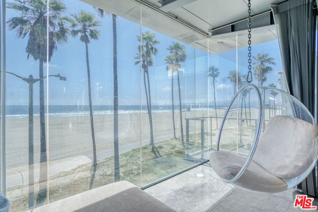 2911 Ocean Front Walk, Venice CA: https://media.crmls.org/mediaz/c277f809-048b-41a8-a73d-d4f594b1042b.jpg