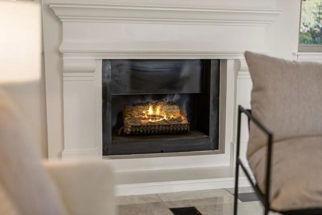 627 Hickey Boulevard, Pacifica CA: https://media.crmls.org/mediaz/c27800e3-1a0d-404d-878e-2bfd92e09459.jpg