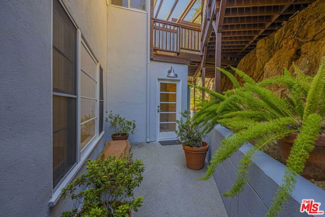 2318 Canyon Drive, Los Angeles CA: https://media.crmls.org/mediaz/c2784e2a-7fa0-4ab1-9b1d-a4e19b0e3634.jpg