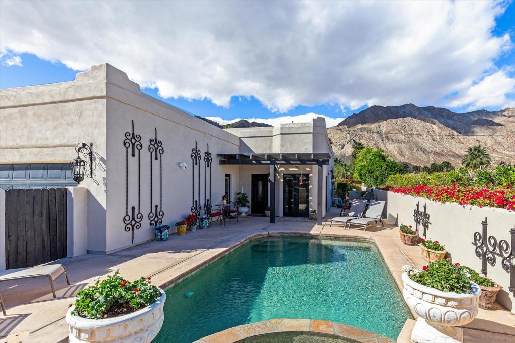 53525 Avenida Juarez