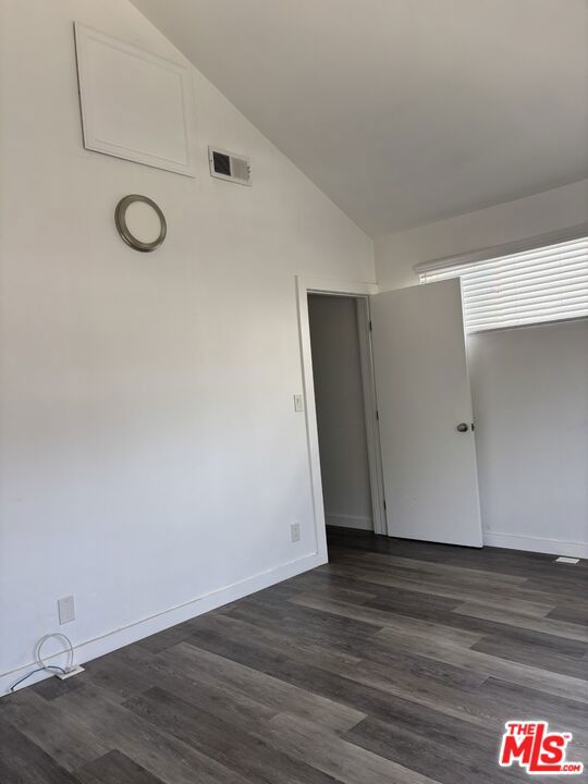664 Marr Street, Venice CA: https://media.crmls.org/mediaz/c27894a0-3a34-4ef1-bae2-507cf1a2efd5.jpg