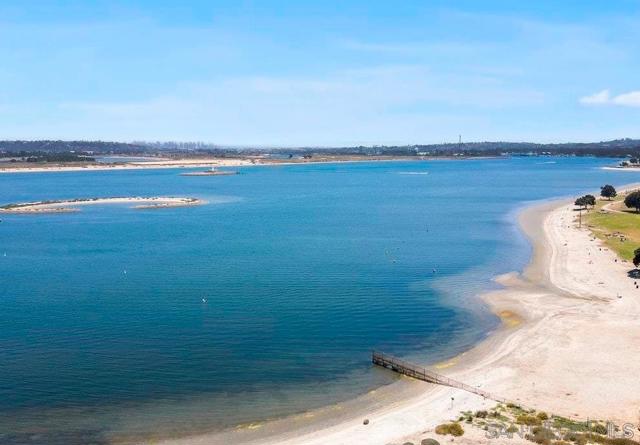 3980 Crown Point Drive, San Diego CA: https://media.crmls.org/mediaz/c278d018-9c33-4c56-92ac-9c8208146a22.jpg