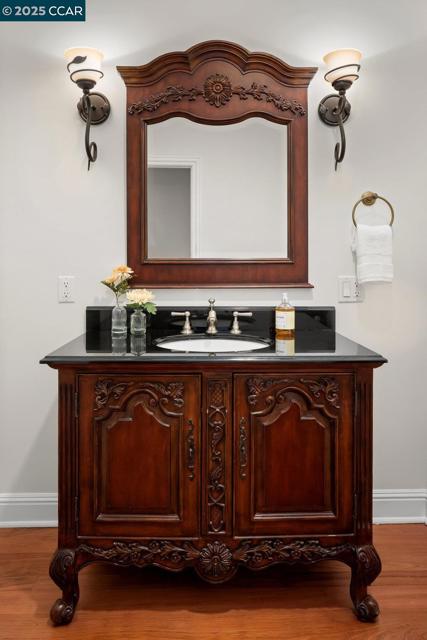 128 Oak Rd, Orinda CA: https://media.crmls.org/mediaz/c278d450-6681-42c6-afa4-3b897738e36c.jpg