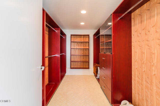 3300 Ocean Drive, Oxnard CA: https://media.crmls.org/mediaz/c2790fe0-c916-49de-996c-d0e4b1ebfa58.jpg