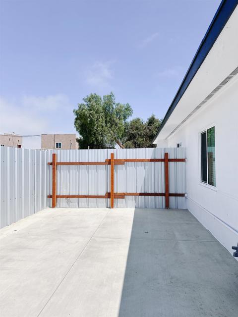 278 Oxford St, Chula Vista CA: https://media.crmls.org/mediaz/c27a4c63-5745-4773-bef4-5badda88f9c9.jpg