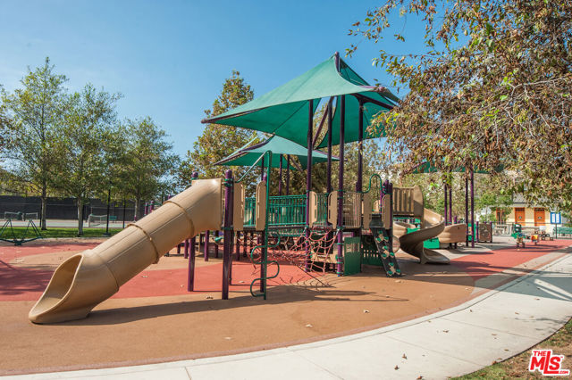 12936 Discovery, Los Angeles CA: https://media.crmls.org/mediaz/c27bd1ec-6063-46a5-a0ef-3a3f7e0b7271.jpg