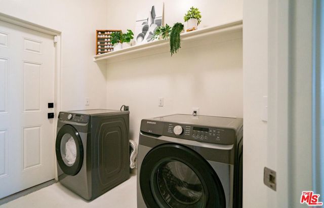 71638 Laura Lane,  CA: https://media.crmls.org/mediaz/c27bf231-0e64-479a-8c85-a0fc6117f8e6.jpg