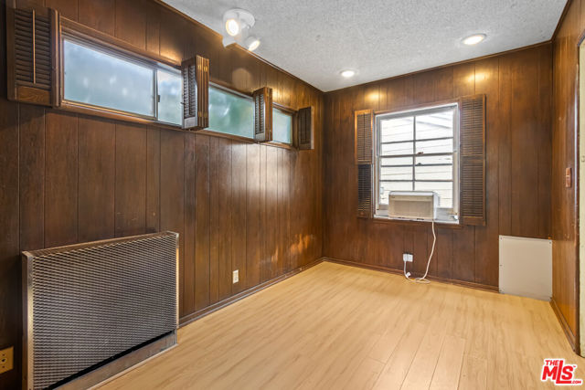 5718 Eveward Road, Culver City CA: https://media.crmls.org/mediaz/c27cbd3c-c9f3-4214-9cb8-23a623d609d6.jpg