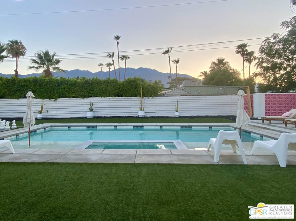 https://media.crmls.org/mediaz/c27cca4d-3f1f-4428-8459-28fd1d17a144.jpg?preset=X-Large