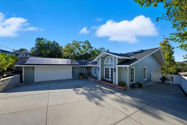 3654 Altamont Way, Redwood City CA: https://media.crmls.org/mediaz/c27cf2ca-a3e9-4d82-b880-75278ed30970.jpg