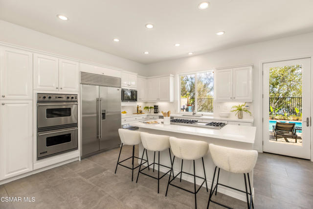 6072 Mandeville Place, Oak Park CA: https://media.crmls.org/mediaz/c27d25e3-637d-4591-b4ef-3413dd4f1dad.jpg