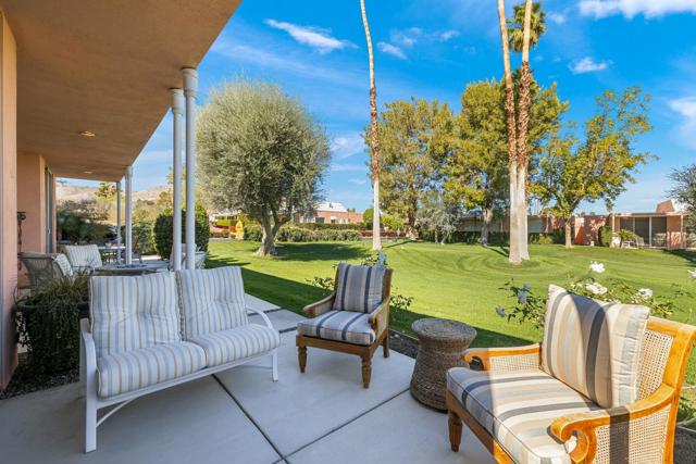 47360 Jadida Avenue, Palm Desert CA: https://media.crmls.org/mediaz/c27d43e3-1d9b-46d4-9a3b-d8213f0bfe7a.jpg