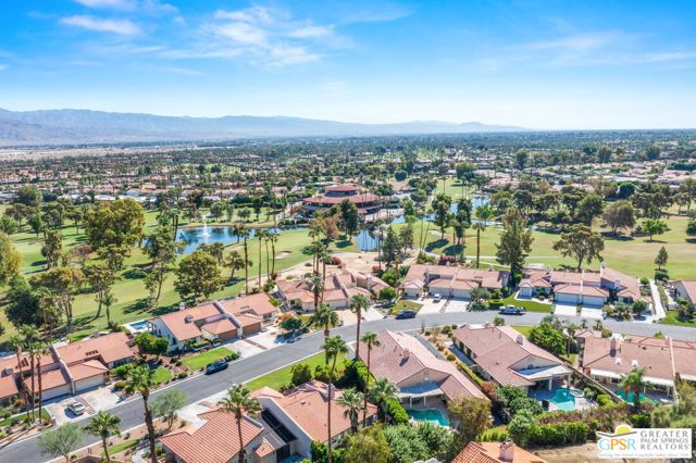 39141 Sweetwater Drive, Palm Desert CA: https://media.crmls.org/mediaz/c27d4414-4f1a-4879-a8e8-8d9cedf096b0.jpg