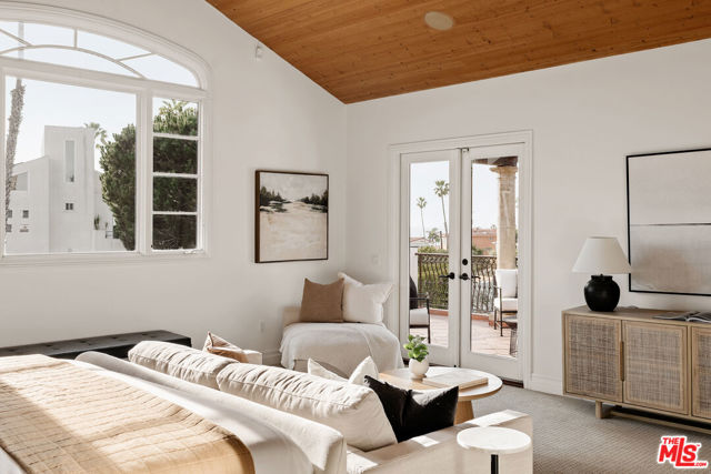 7320 Trask Avenue, Playa del Rey CA: https://media.crmls.org/mediaz/c27d5f7a-dc63-4e69-9fe1-6a0a74bd3d81.jpg
