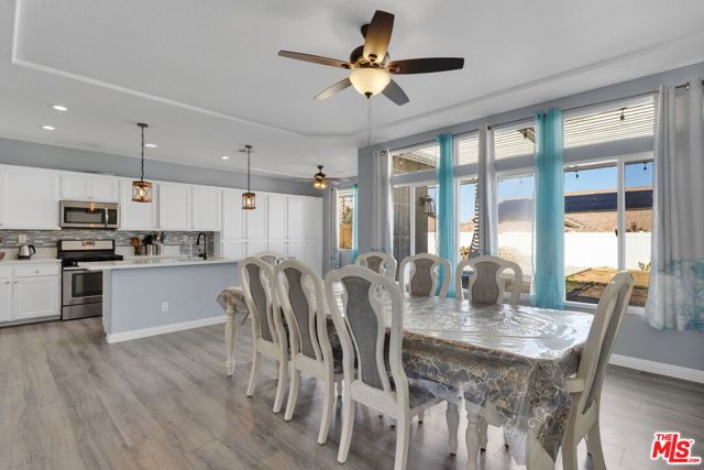 13292 Via Del Lago, Victorville CA: https://media.crmls.org/mediaz/c27e0102-ea57-48ec-a329-58271ee96446.jpg