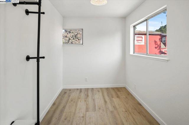 2019 E St, Hayward CA: https://media.crmls.org/mediaz/c27e178c-65e7-430c-b7f3-9241a602cf9e.jpg